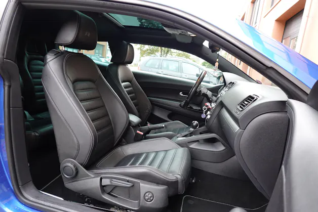 VW Scirocco 2.0 TSI R DSG "* CH Auto * Tempomat * Capteurs * Toit Ouvrant * Jantes 19 * Phares Xenon *"