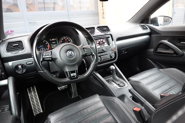 VW Scirocco 2.0 TSI R DSG "* CH Auto * Tempomat * Capteurs * Toit Ouvrant * Jantes 19 * Phares Xenon *"