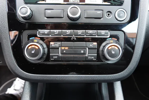 VW Scirocco 2.0 TSI R DSG "* CH Auto * Tempomat * Capteurs * Toit Ouvrant * Jantes 19 * Phares Xenon *"