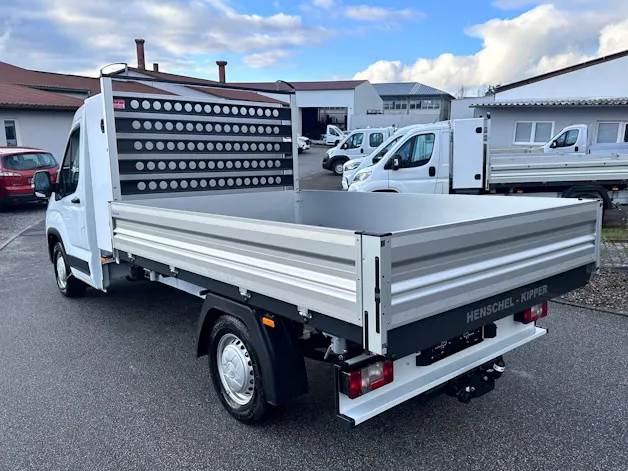 MAXUS Deliver 9 2.0D L3 Kipper mit Werkzeugbox + AHK