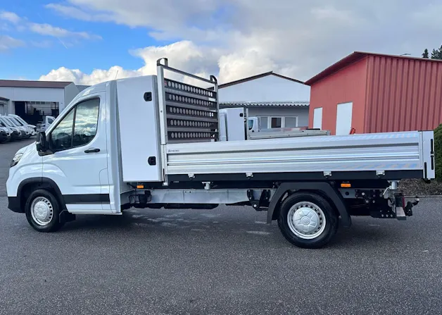 MAXUS Deliver 9 2.0D L3 Kipper mit Werkzeugbox + AHK