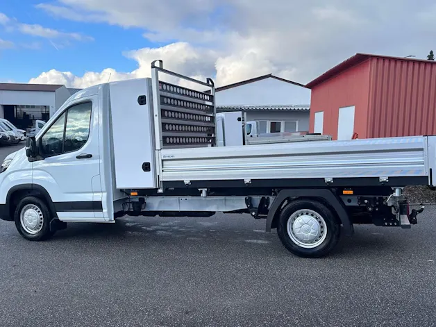 MAXUS Deliver 9 2.0D L3 Kipper mit Werkzeugbox + AHK