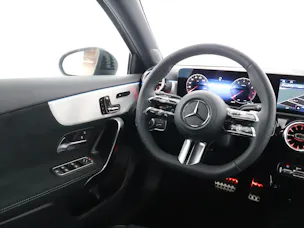 MERCEDES-BENZ A 200 7G-DCT