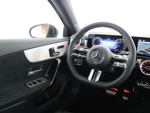 MERCEDES-BENZ A 200 7G-DCT