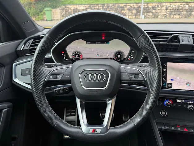 AUDI Q3 SB 40 TFSI S line qu