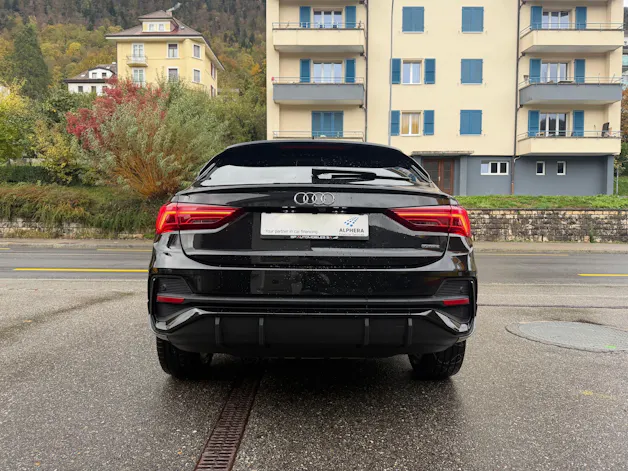 AUDI Q3 SB 40 TFSI S line qu