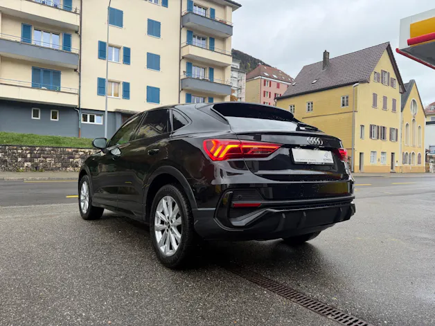 AUDI Q3 SB 40 TFSI S line qu