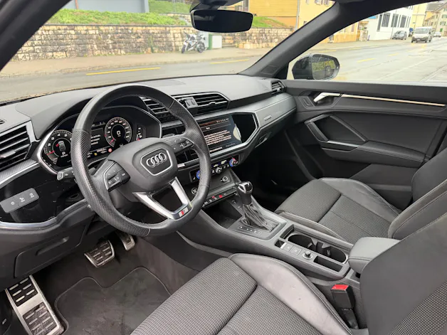 AUDI Q3 SB 40 TFSI S line qu