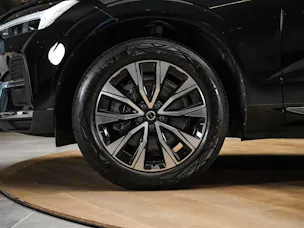 VOLVO XC60 B4 Benzin Mild Hybrid Core Geartronic *Panorama*Lenkradheizung*Assistenten*