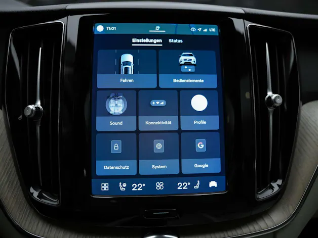 VOLVO XC60 B4 Benzin Mild Hybrid Core Geartronic *Panorama*Lenkradheizung*Assistenten*