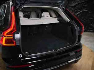 VOLVO XC60 B4 Benzin Mild Hybrid Core Geartronic *Panorama*Lenkradheizung*Assistenten*