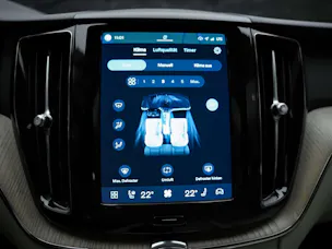 VOLVO XC60 B4 Benzin Mild Hybrid Core Geartronic *Panorama*Lenkradheizung*Assistenten*