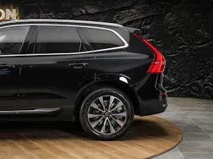 VOLVO XC60 B4 Benzin Mild Hybrid Core Geartronic *Panorama*Lenkradheizung*Assistenten*