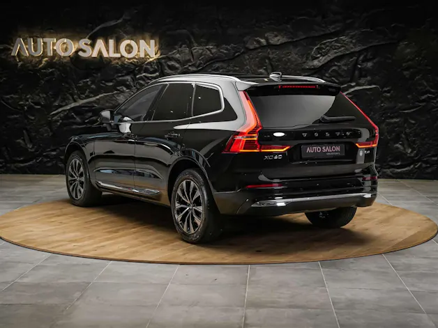 VOLVO XC60 B4 Benzin Mild Hybrid Core Geartronic *Panorama*Lenkradheizung*Assistenten*