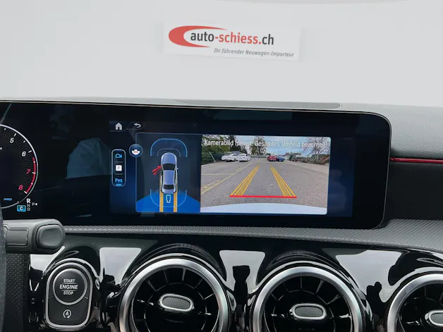 MERCEDES-BENZ A 180 Limousine AMG Line Night Paket