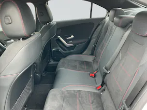 MERCEDES-BENZ A 180 Limousine AMG Line Night Paket