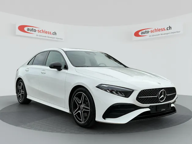 MERCEDES-BENZ A 180 Limousine AMG Line Night Paket
