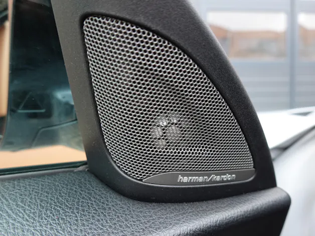 BMW M2 Competition "CH Auto * Intérieur Carbon * Sièges Electriques Mémoire * Volant Alcantara * Harman Kardon * Remus *"