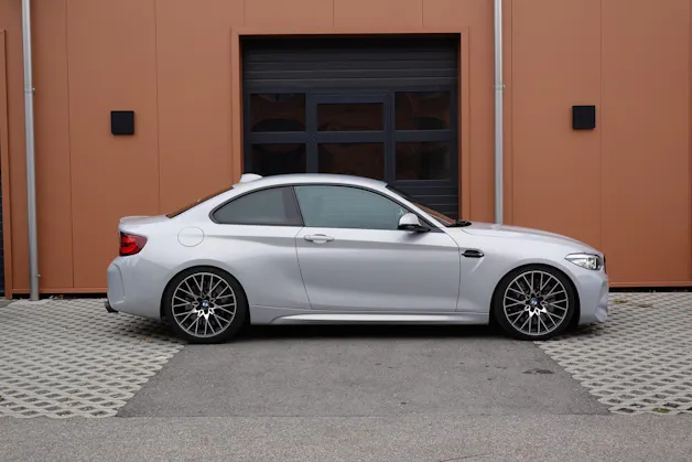 BMW M2 Competition "CH Auto * Intérieur Carbon * Sièges Electriques Mémoire * Volant Alcantara * Harman Kardon * Remus *"