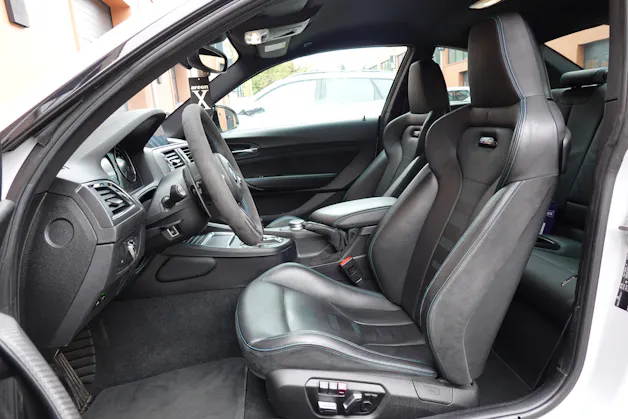 BMW M2 Competition "CH Auto * Intérieur Carbon * Sièges Electriques Mémoire * Volant Alcantara * Harman Kardon * Remus *"