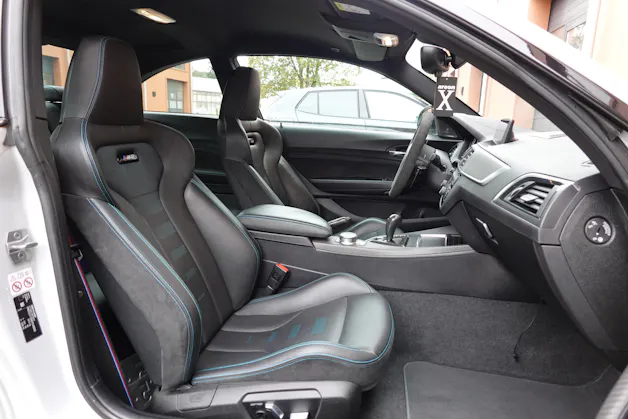 BMW M2 Competition "CH Auto * Intérieur Carbon * Sièges Electriques Mémoire * Volant Alcantara * Harman Kardon * Remus *"