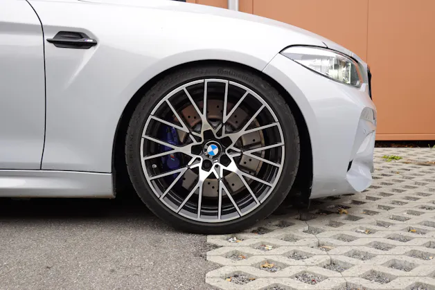 BMW M2 Competition "CH Auto * Intérieur Carbon * Sièges Electriques Mémoire * Volant Alcantara * Harman Kardon * Remus *"