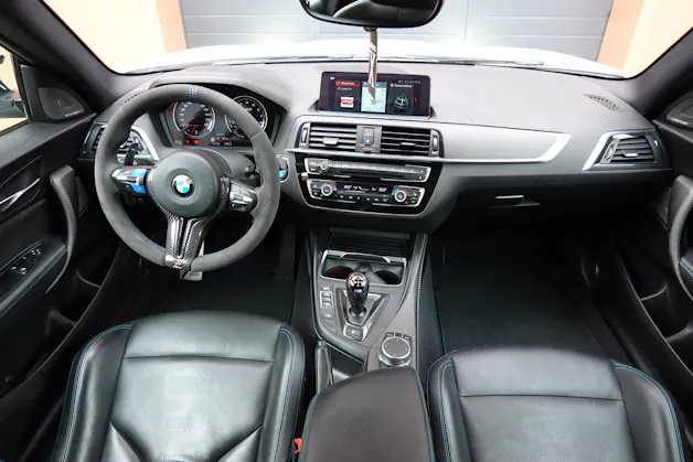 BMW M2 Competition "CH Auto * Intérieur Carbon * Sièges Electriques Mémoire * Volant Alcantara * Harman Kardon * Remus *"
