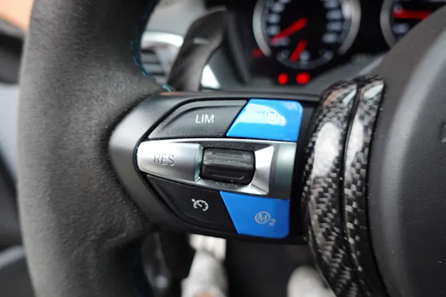 BMW M2 Competition "CH Auto * Intérieur Carbon * Sièges Electriques Mémoire * Volant Alcantara * Harman Kardon * Remus *"