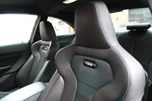 BMW M2 Competition "CH Auto * Intérieur Carbon * Sièges Electriques Mémoire * Volant Alcantara * Harman Kardon * Remus *"