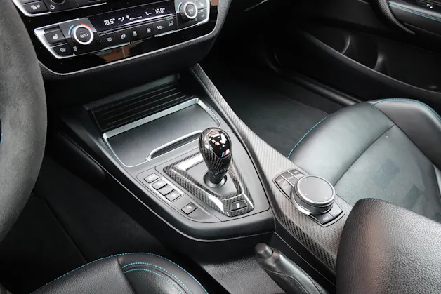 BMW M2 Competition "CH Auto * Intérieur Carbon * Sièges Electriques Mémoire * Volant Alcantara * Harman Kardon * Remus *"