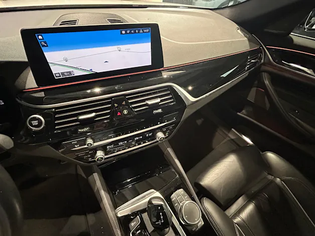BMW 530e xDrive Pure M Sport Edition Steptronic