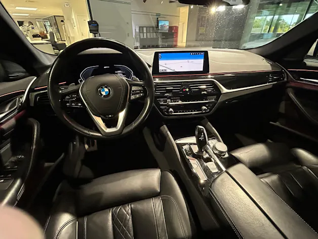 BMW 530e xDrive Pure M Sport Edition Steptronic