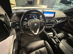BMW 530e xDrive Pure M Sport Edition Steptronic