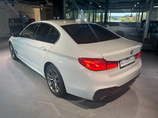 BMW 530e xDrive Pure M Sport Edition Steptronic
