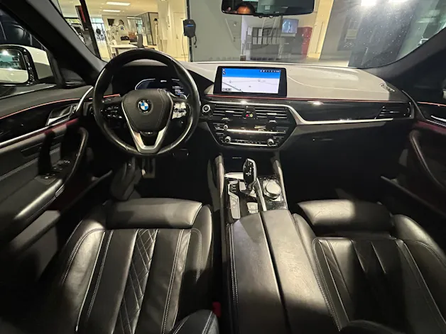 BMW 530e xDrive Pure M Sport Edition Steptronic