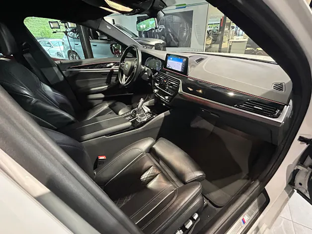 BMW 530e xDrive Pure M Sport Edition Steptronic