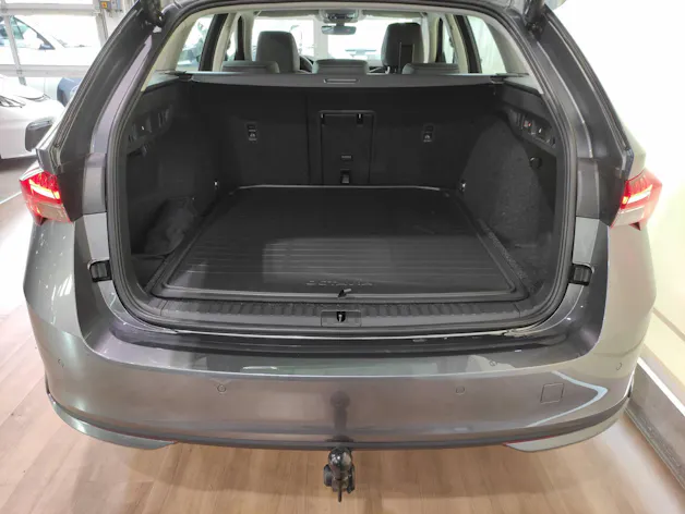 SKODA Octavia Combi 2.0 TSI Selection 4x4 DSG Lodge