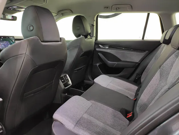 SKODA Octavia Combi 2.0 TSI Selection 4x4 DSG Lodge