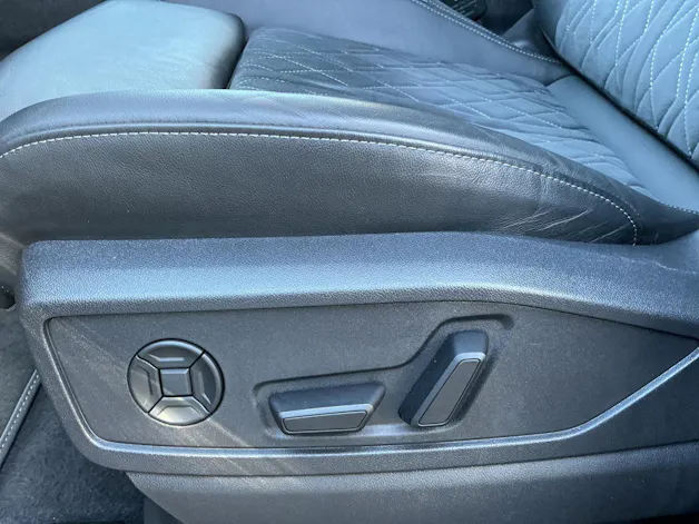AUDI Q5 TFSI quatto 150 kW S-tronic S-Line