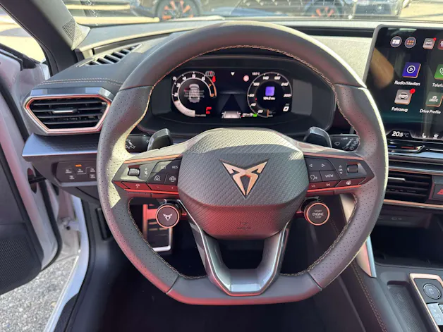 CUPRA LEON ST 2.0 TSi VZ 333PS 4Drive DSG-Auotmat