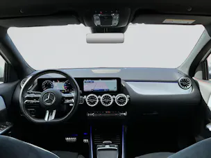 MERCEDES-BENZ GLA 200 AMG Line 7G-DCT