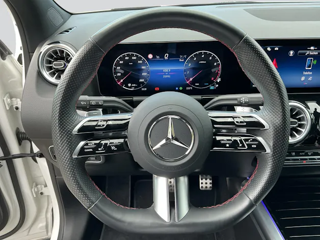 MERCEDES-BENZ GLA 200 AMG Line 7G-DCT