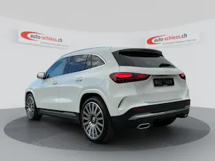 MERCEDES-BENZ GLA 200 AMG Line 7G-DCT