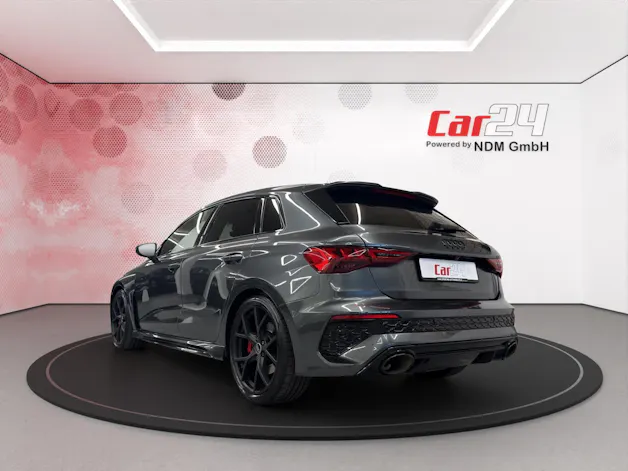AUDI RS3 Sportback 2.5 TSI quattro S-tronic * Ceramic Bremse *