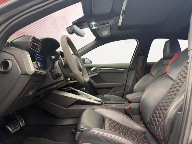 AUDI RS3 Sportback 2.5 TSI quattro S-tronic * Ceramic Bremse *