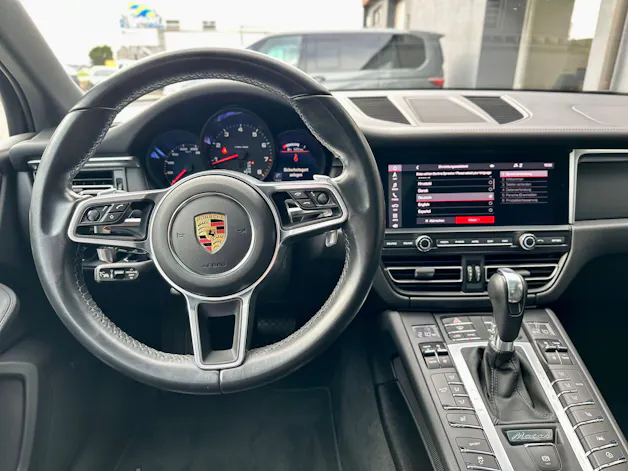 PORSCHE Macan PDK