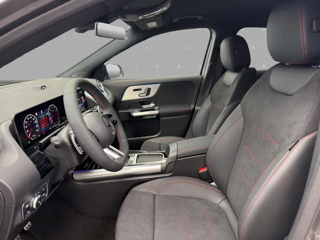 MERCEDES-BENZ GLA 200 Night Star 7G-DCT