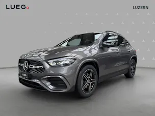 MERCEDES-BENZ GLA 200 Night Star 7G-DCT