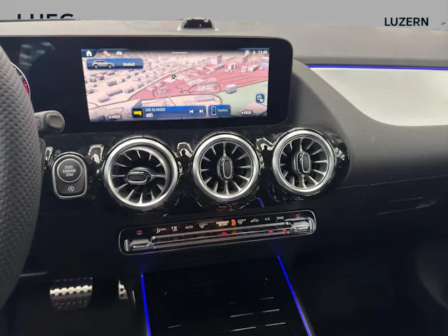 MERCEDES-BENZ GLA 200 Night Star 7G-DCT