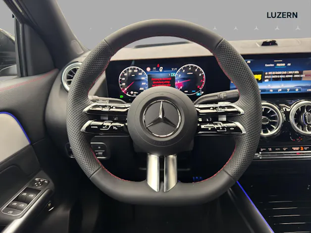 MERCEDES-BENZ GLA 200 Night Star 7G-DCT